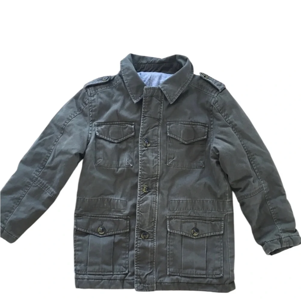Arizona Jean Company Green cargo Jacket zipper and buttons to close